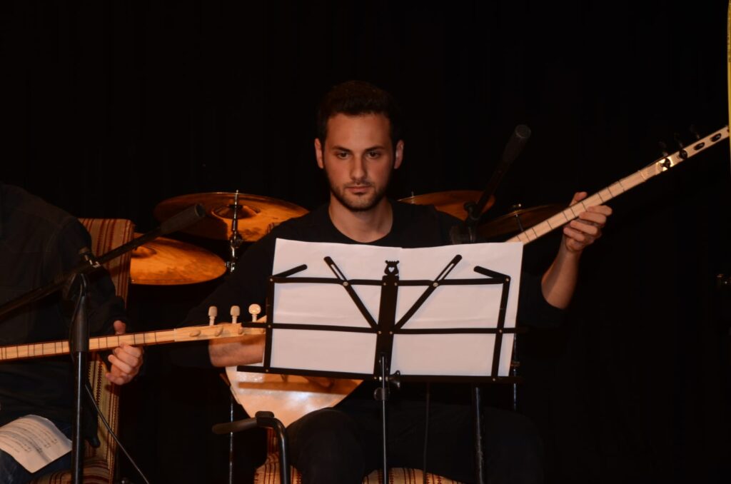 Ankara Yenimahalle’de Saz Kursu: Geleneksel Müziği Keşfedin